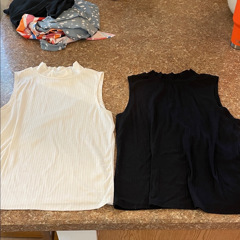 Eye Candy Ribbed Tank Tops - Black and White